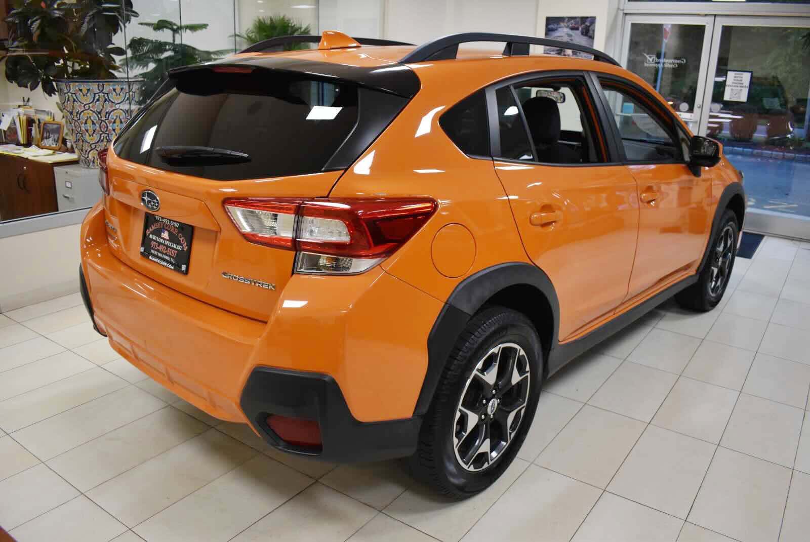 Used 2018 Subaru Crosstrek 2.0i Premium w/ Moonroof Package AWD/4WD image 4