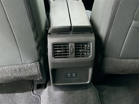 Used 2023 Nissan Rogue SV image 24