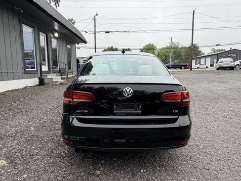 Used 2016 Volkswagen Jetta Sport FWD image 6