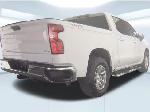 Used 2020 Chevrolet Silverado 1500 LTZ w/ LTZ Convenience Package AWD/4WD image 2