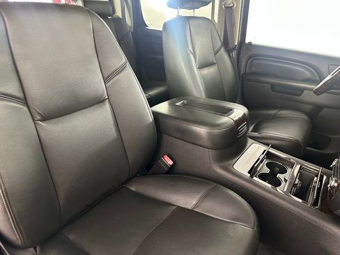 Used 2013 GMC Sierra 2500 Denali w/ Suspension Package, Off-Road AWD/4WD image 26