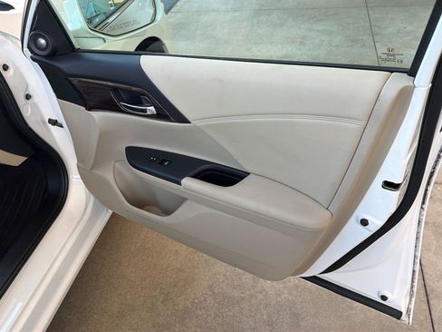 Used 2017 Honda Accord EX-L image 14