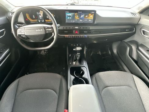 Used 2025 Kia K4 FWD image 24