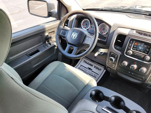 Used 2018 RAM 1500 Express w/ Express Value Package AWD/4WD image 15