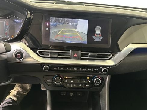 Used 2022 Kia Niro EX Premium image 22