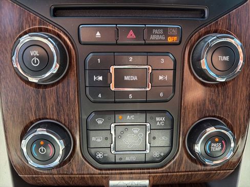 Used 2013 Ford F150 Lariat w/ Mid Equipment Group RWD image 43