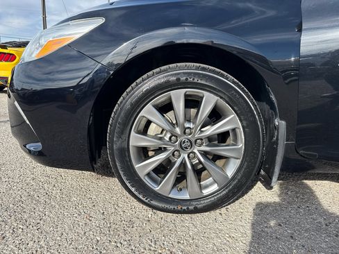 Used 2017 Toyota Camry XLE image 25