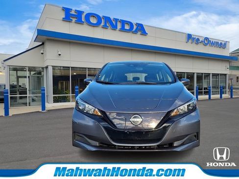 Used 2023 Nissan Leaf S image 2