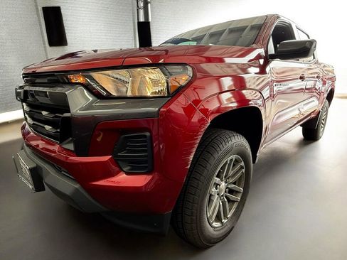 Used 2023 Chevrolet Colorado LT AWD/4WD image 11