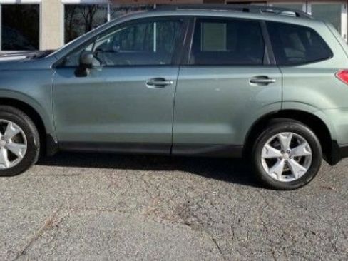 Used 2016 Subaru Forester 2.5i Premium image 2