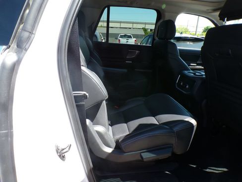 Used 2025 Ford Expedition Max Platinum AWD/4WD image 28