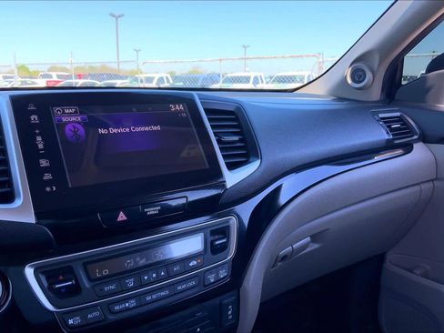Used 2018 Honda Pilot Touring image 35