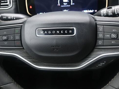 Used 2024 Jeep Wagoneer L Series II w/ Flexible Seating Group image 17