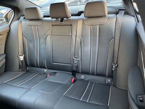 Used 2023 BMW 540i w/ M Sport Package image 25