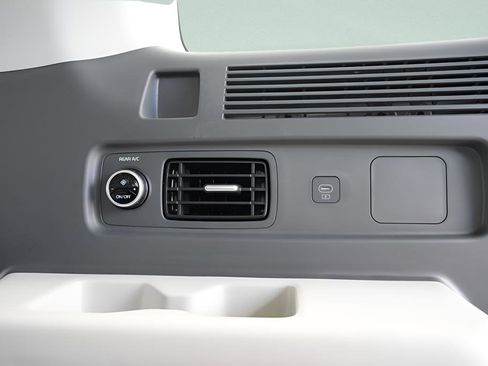 Certified 2026 Hyundai Santa Fe SEL AWD/4WD image 13