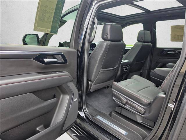 Used 2025 Chevrolet Suburban RST w/ RST Capability Package AWD/4WD image 17