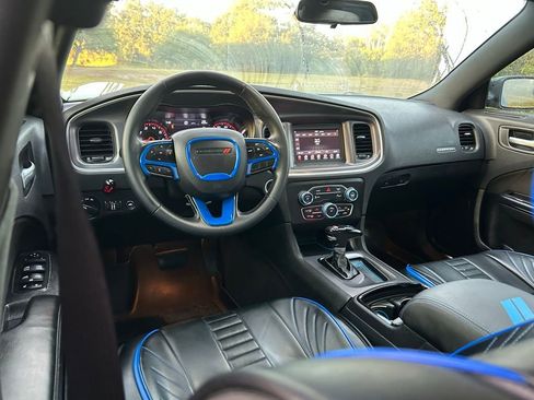 Used 2021 Dodge Charger SXT w/ Blacktop Package image 12