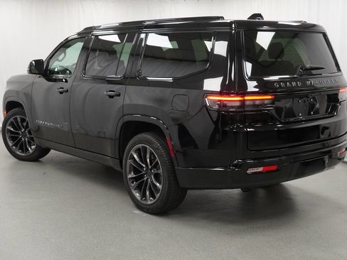 Certified 2025 Jeep Grand Wagoneer Series III w/ Rear Seat Video Group 1 AWD/4WD image 14