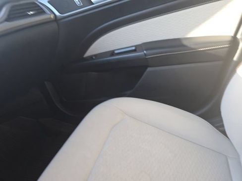 Used 2020 Ford Fusion SE w/ Equipment Group 151A FWD image 11