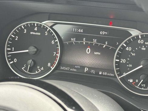 Used 2023 Nissan Pathfinder SL AWD/4WD image 45