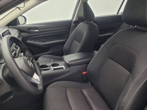 Used 2025 Nissan Altima 2.5 SV FWD image 17