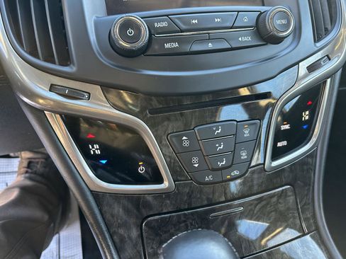 Used 2016 Buick LaCrosse image 30