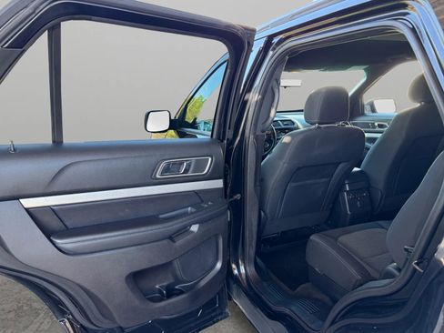 Used 2017 Ford Explorer XLT AWD/4WD image 14