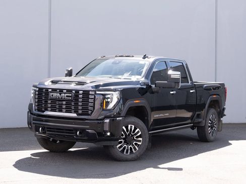 Used 2024 GMC Sierra 3500 Denali Ultimate AWD/4WD image 1