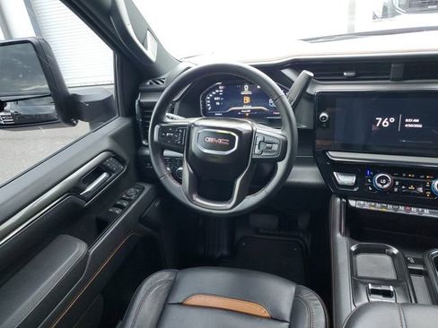 Used 2025 GMC Sierra 2500 AT4 w/ AT4 Premium Plus Package AWD/4WD image 13