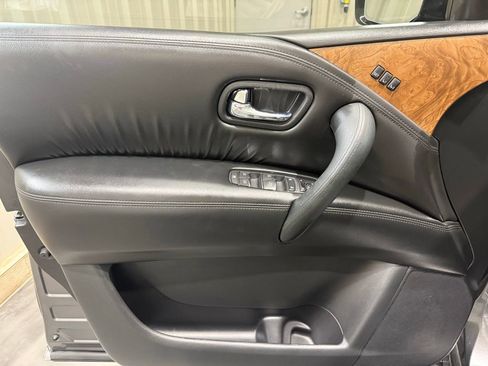 Used 2022 Nissan Armada SL w/ Captain's Chairs Package RWD image 9