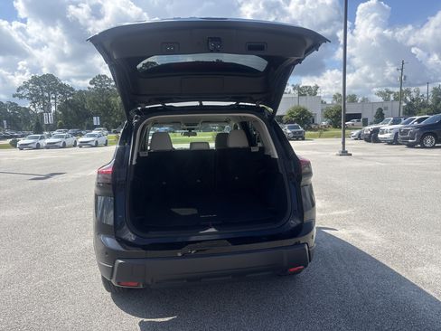 Used 2025 Nissan Rogue SV AWD/4WD image 14