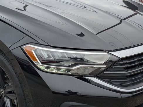 Used 2023 Volkswagen Jetta SE image 9