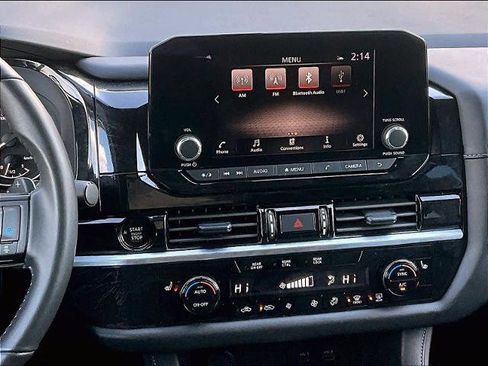 Certified 2025 Nissan Pathfinder SV image 19