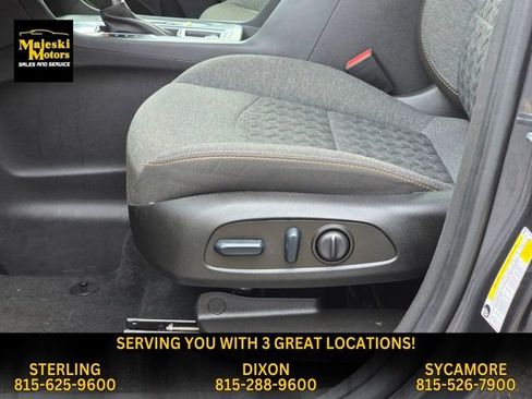Used 2023 Chevrolet Equinox LT image 19