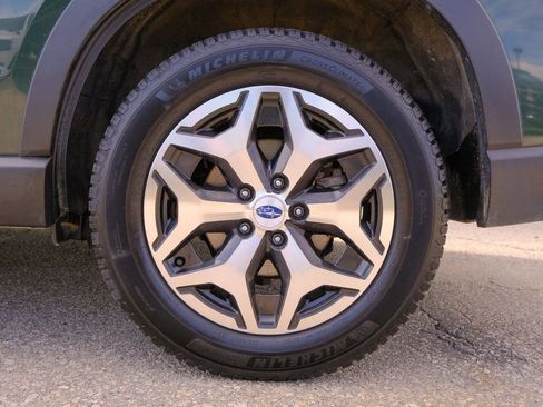 Used 2024 Subaru Forester Premium image 39