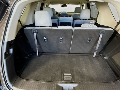 Used 2023 Honda Pilot LX image 24