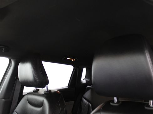 Used 2024 Jeep Compass Latitude image 28