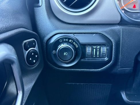 Used 2020 Jeep Wrangler Unlimited Sport AWD/4WD image 17