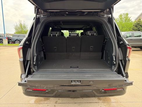 New 2026 Lincoln Navigator Reserve AWD/4WD image 6