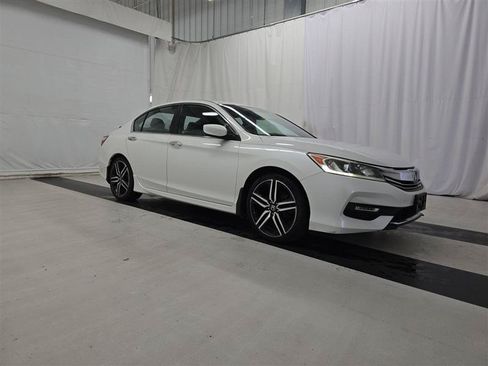 Used 2017 Honda Accord Sport image 3