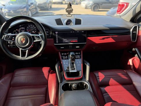 Used 2020 Porsche Cayenne AWD/4WD image 12