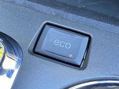 Used 2017 Chevrolet Equinox LT w/ Convenience Package image 28