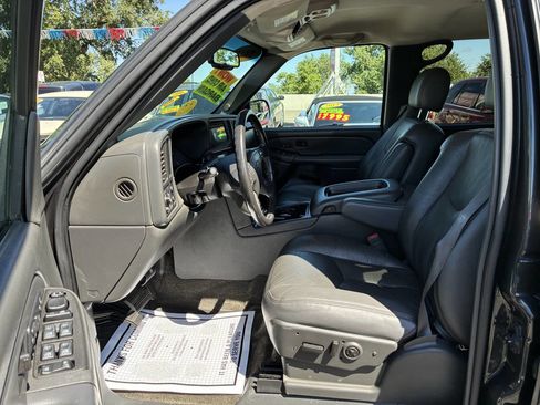 Used 2003 Chevrolet Avalanche 2WD image 4