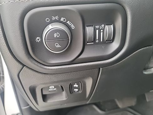 Used 2022 RAM 1500 Limited w/ Body Color Bumper Group AWD/4WD image 21