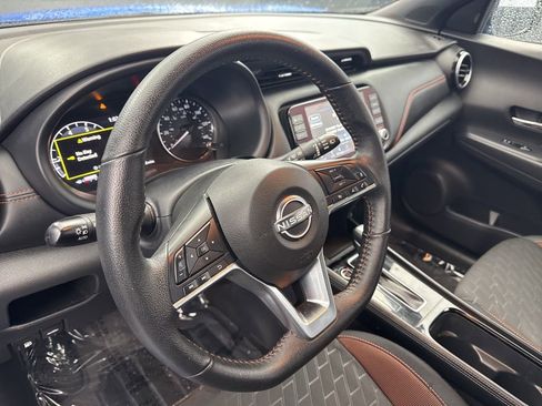 Used 2024 Nissan Kicks SR image 9