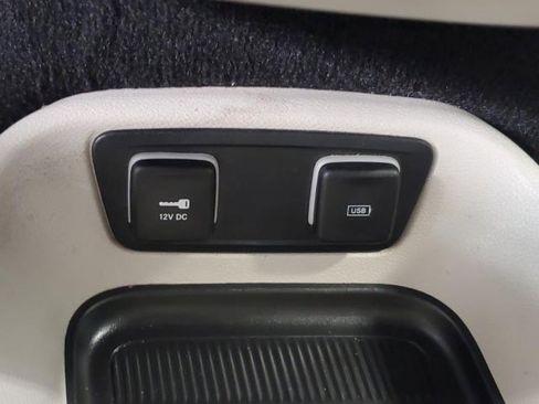 Used 2020 Chrysler Pacifica Touring-L Plus FWD image 30