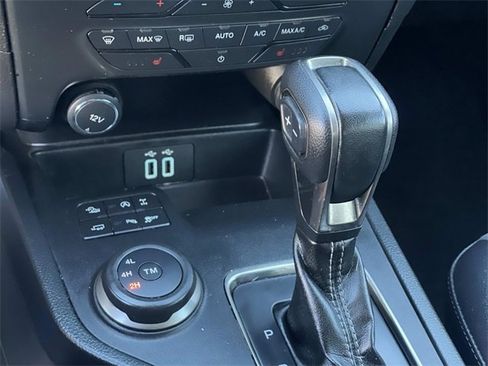 Used 2021 Ford Ranger Lariat w/ Tremor Off-Road Package image 18