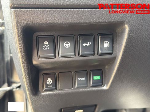 Used 2019 Nissan Rogue SV w/ Premium Package FWD image 8