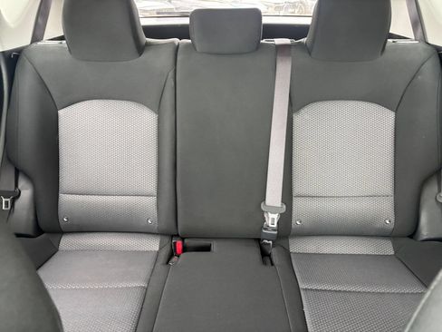Used 2025 Kia Soul LX w/ LX Technology Package FWD image 36