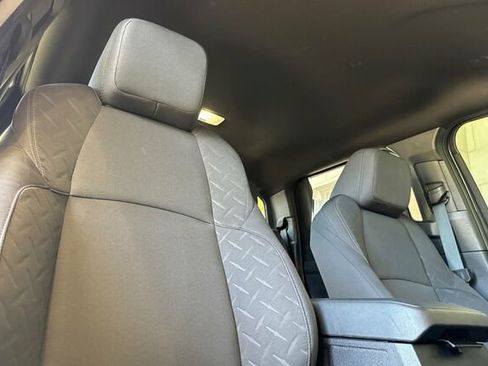 Used 2025 Toyota Tacoma SR5 AWD/4WD image 16